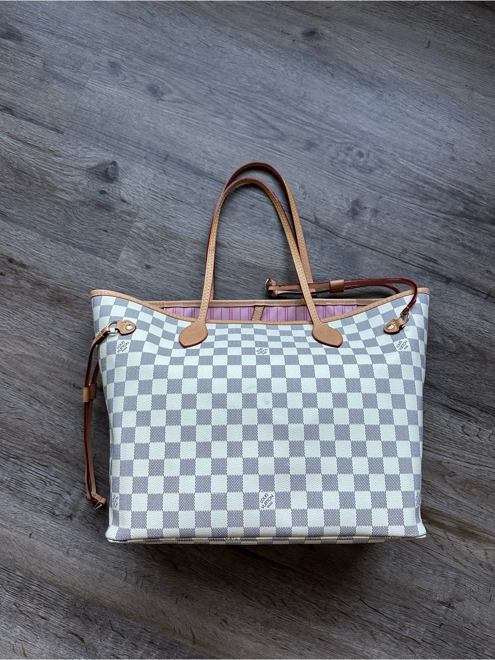 Louis Vuitton Damier Azur Tote with Pink Interior - Picture 3 of 9